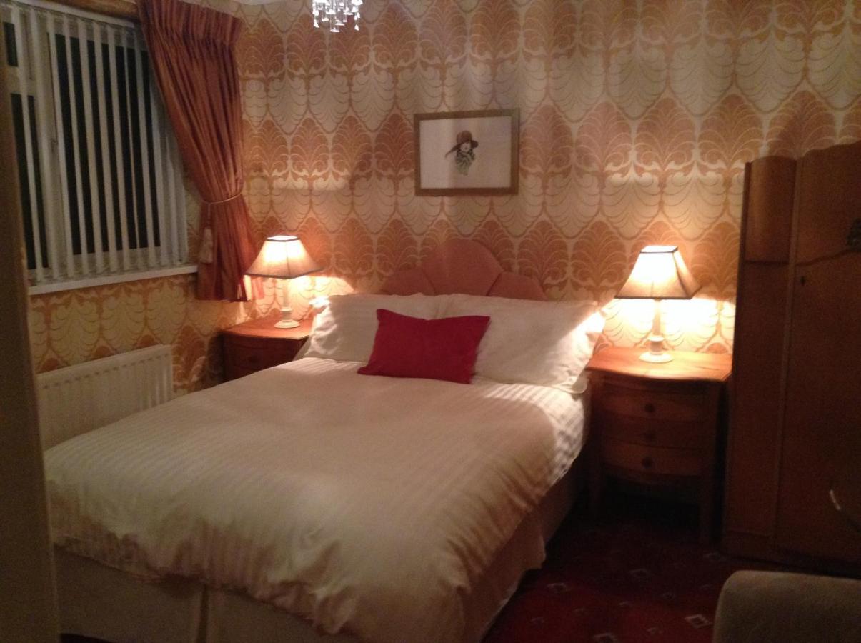 San Michele Guest House Poole Extérieur photo