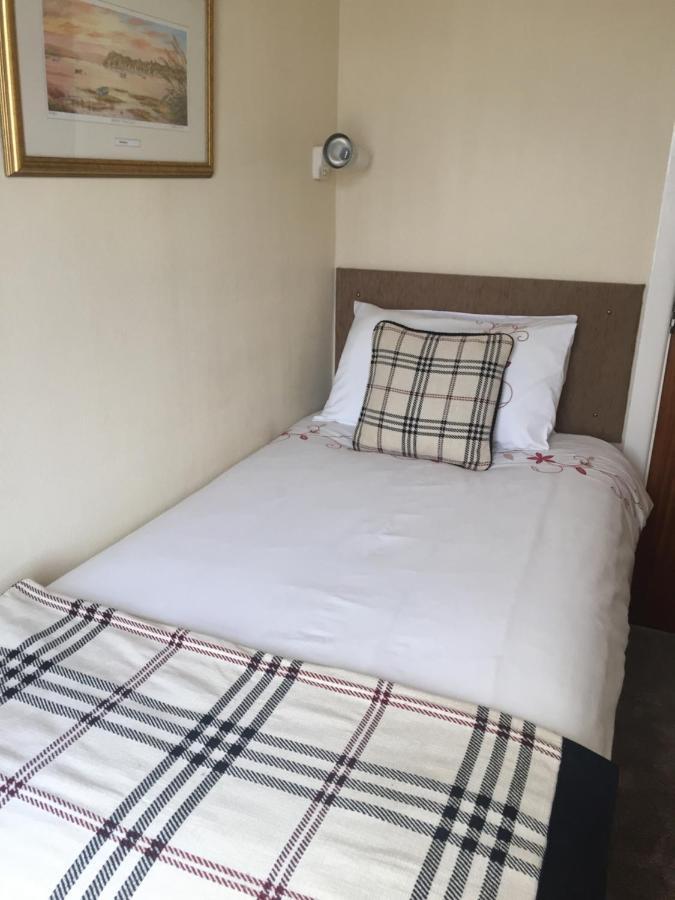 San Michele Guest House Poole Extérieur photo