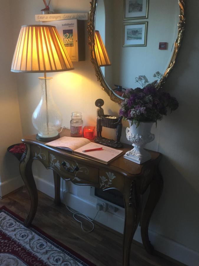 San Michele Guest House Poole Extérieur photo